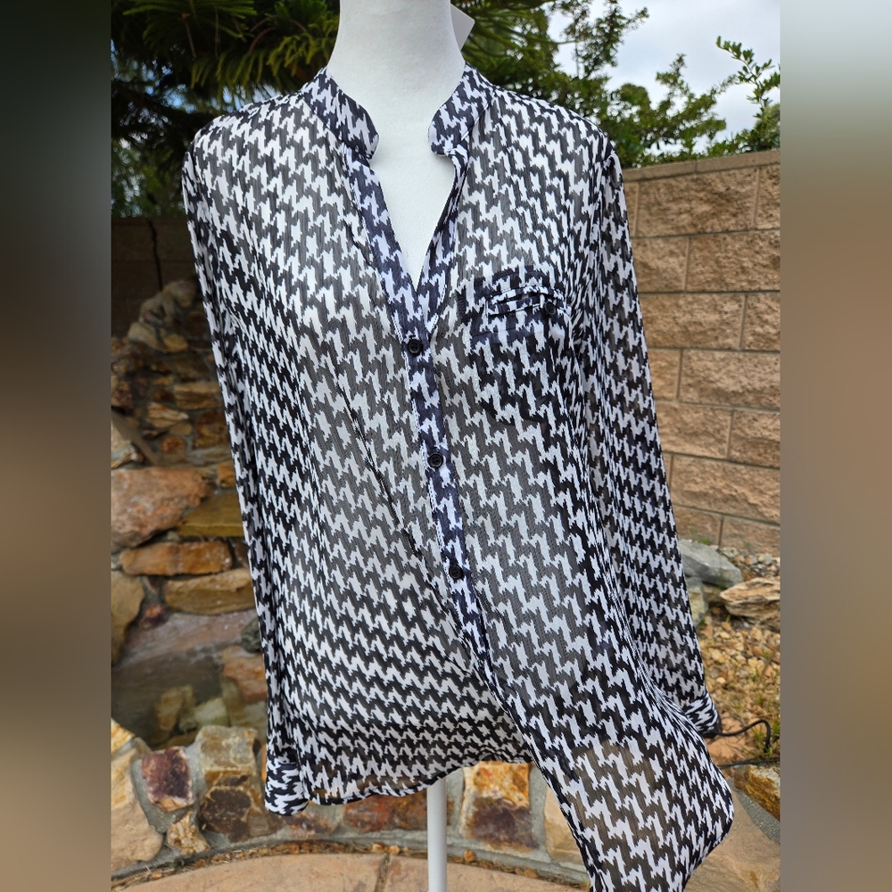 NWT Kut from the Kloth Black and White Houndstooth Blouse
